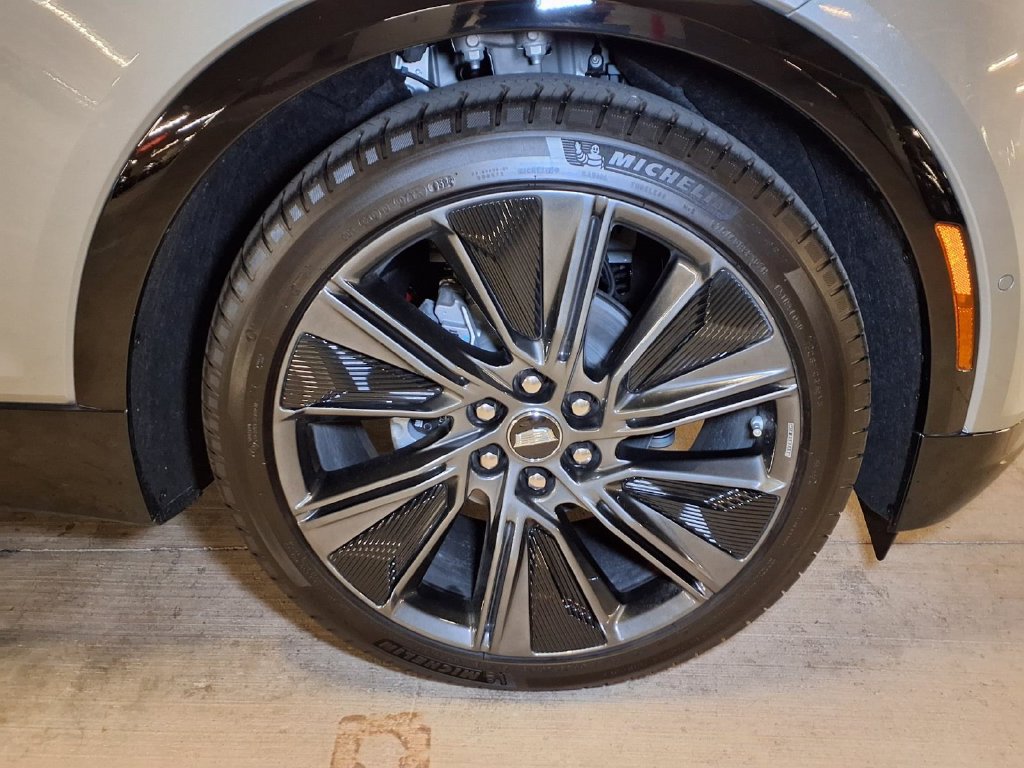 New 2026 Cadillac Lyriq Signature Sport w/ Nappa Leather Package RWD image 5