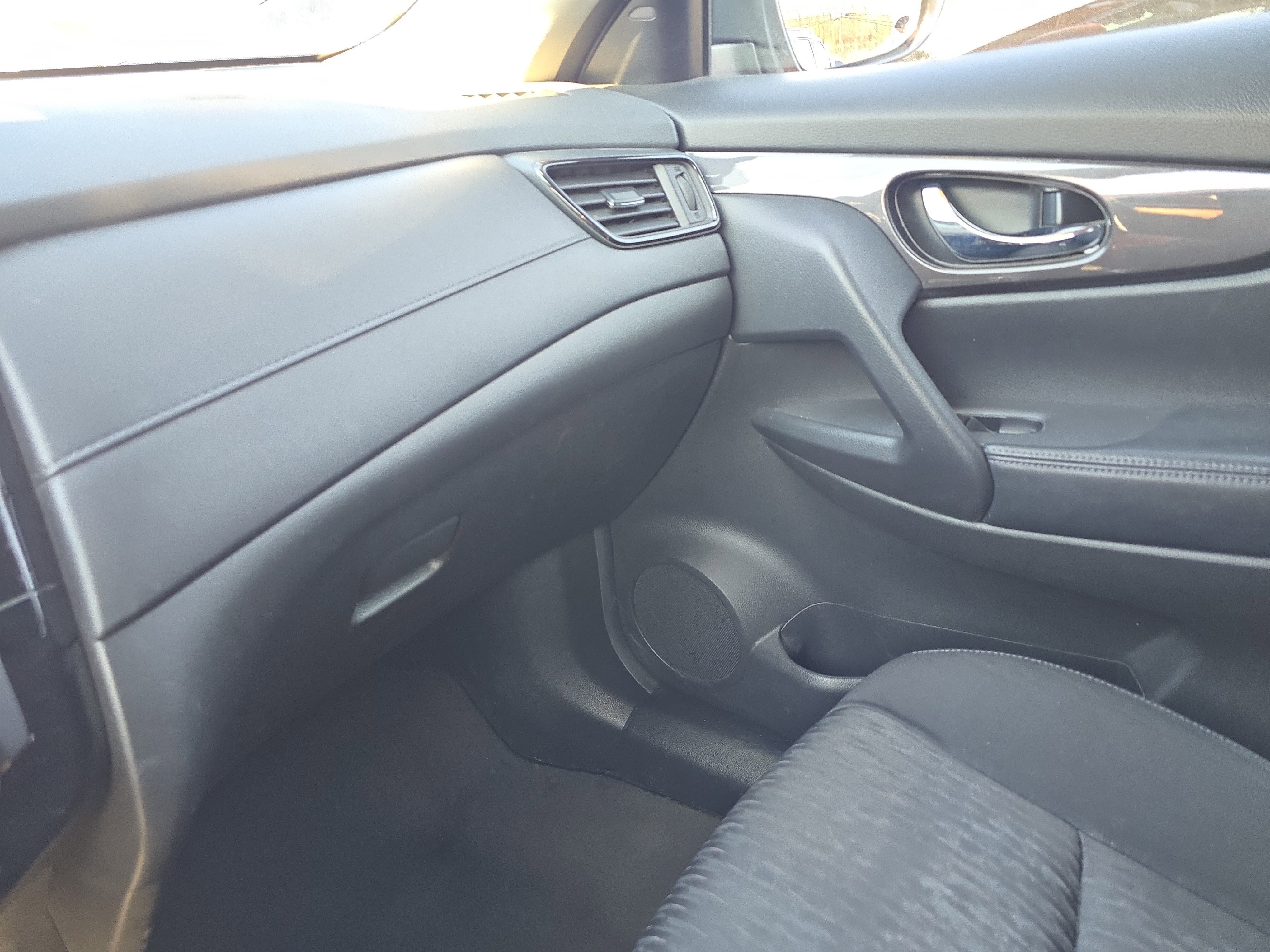 Used 2020 Nissan Rogue SV AWD/4WD image 30
