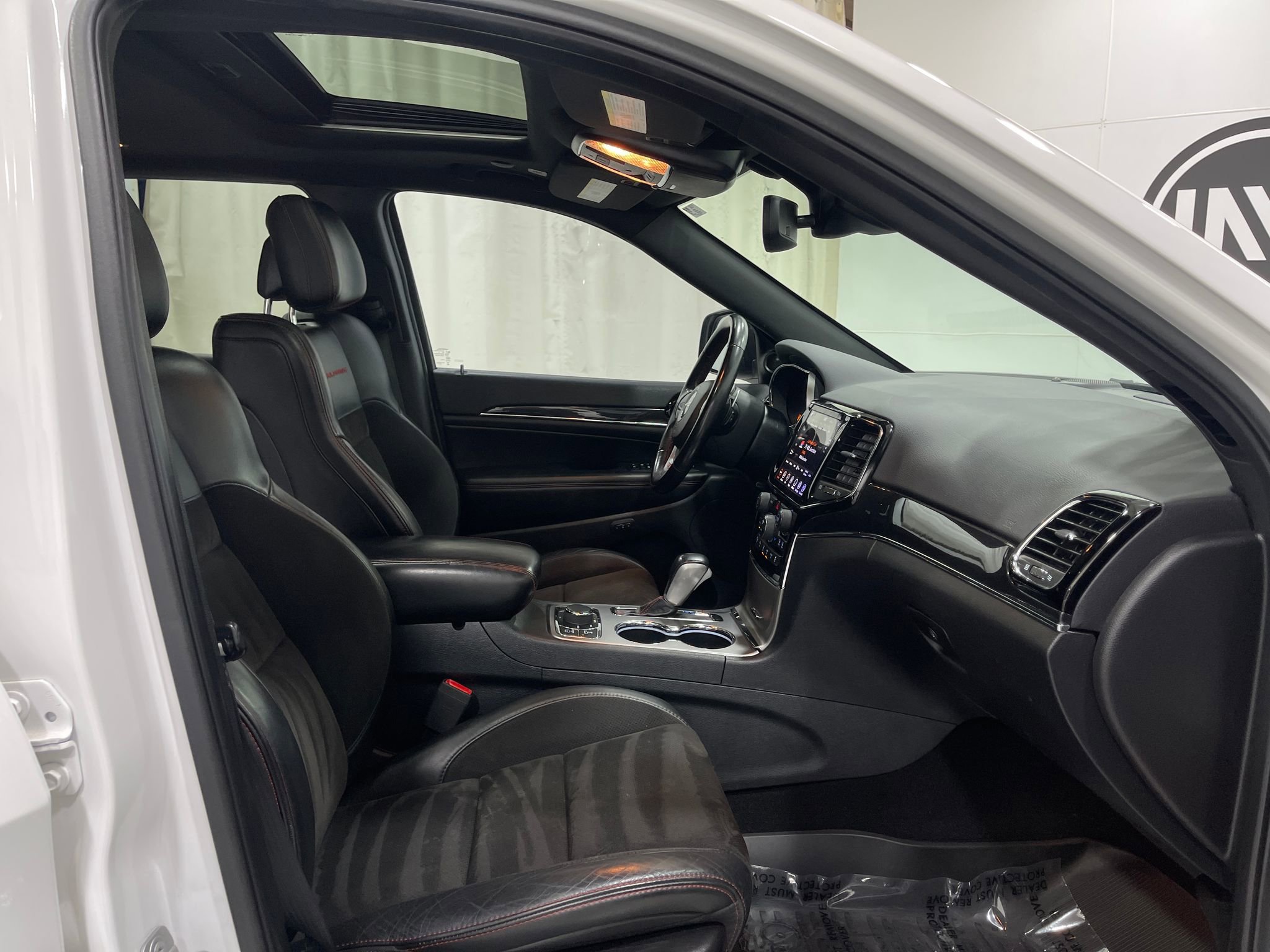 Used 2019 Jeep Grand Cherokee Trailhawk image 32