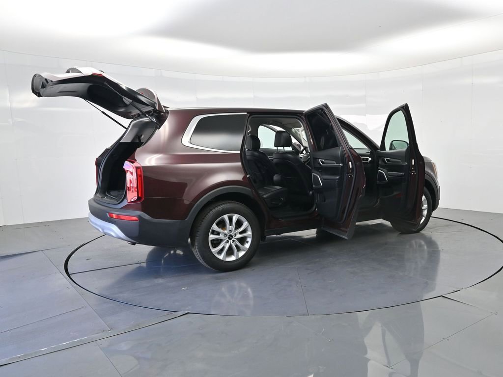Certified 2022 Kia Telluride LX image 4