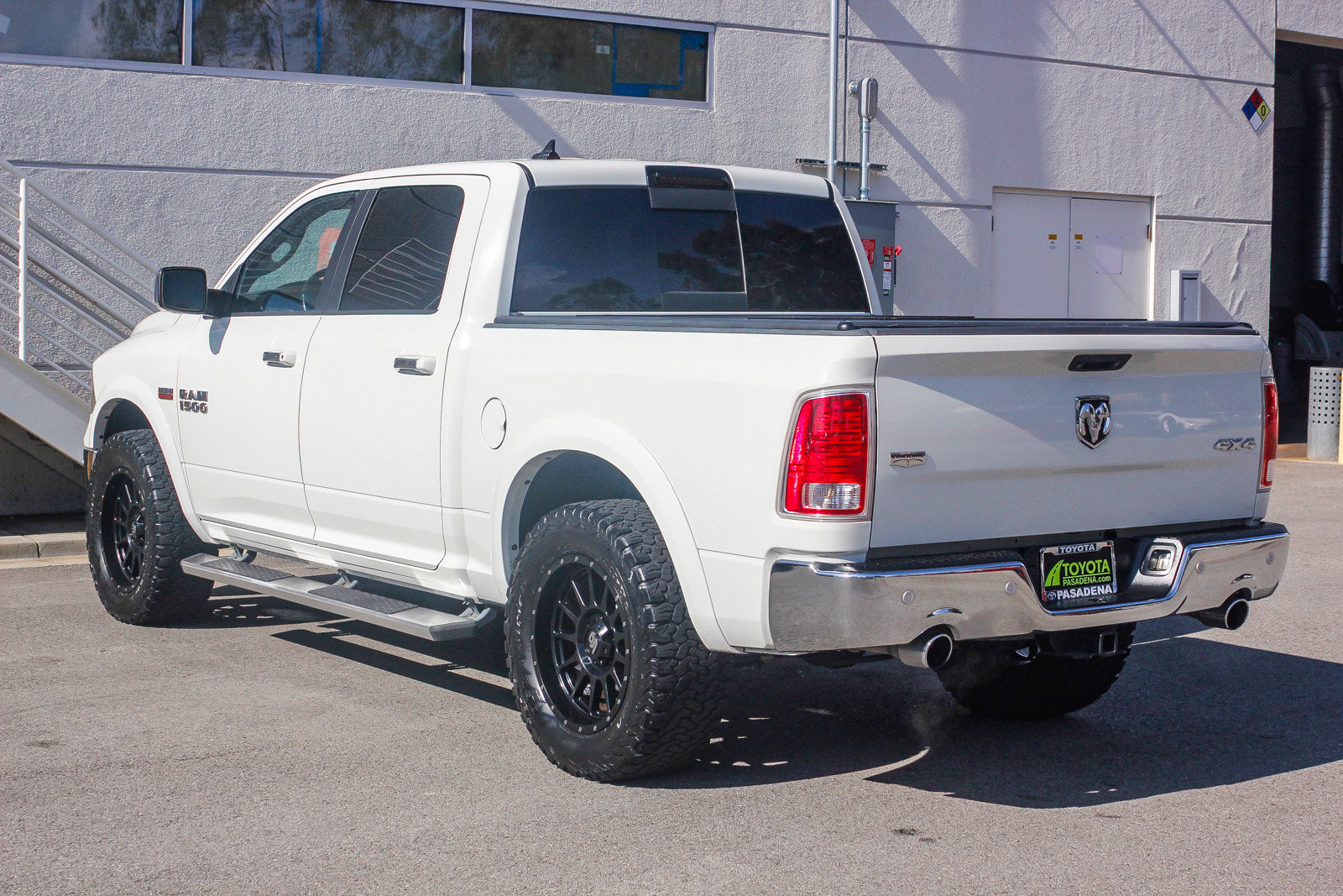 Used 2018 RAM 1500 Laramie w/ Convenience Group image 8