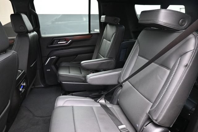 Used 2025 GMC Yukon XL Denali AWD/4WD image 12