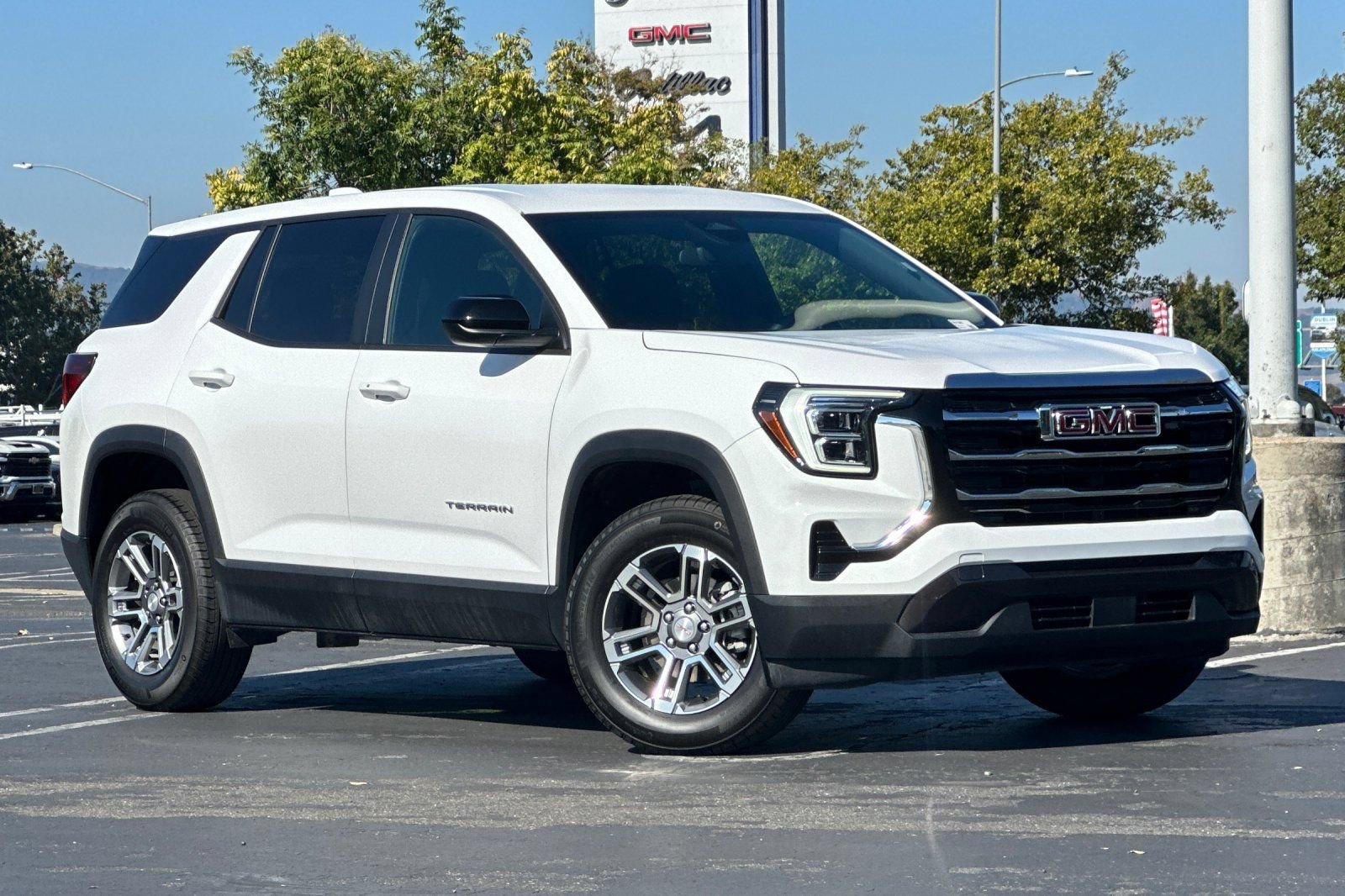 Used 2026 GMC Terrain Elevation AWD/4WD image 2