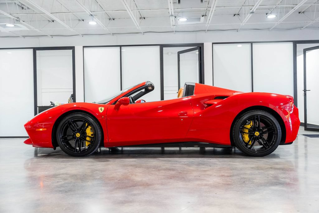 Used 2018 Ferrari 488 Spider RWD image 91