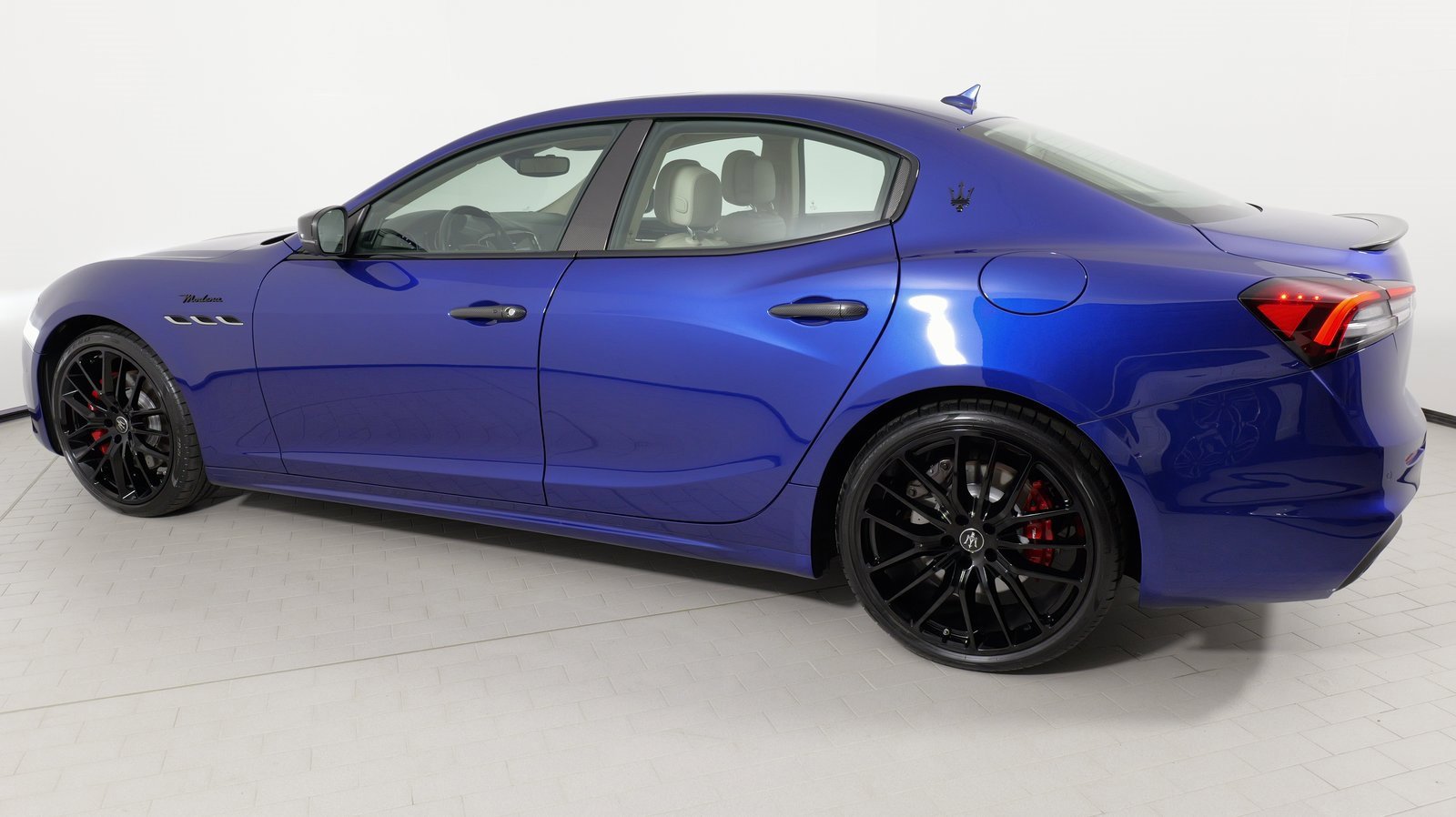 Used 2022 Maserati Ghibli Modena image 29