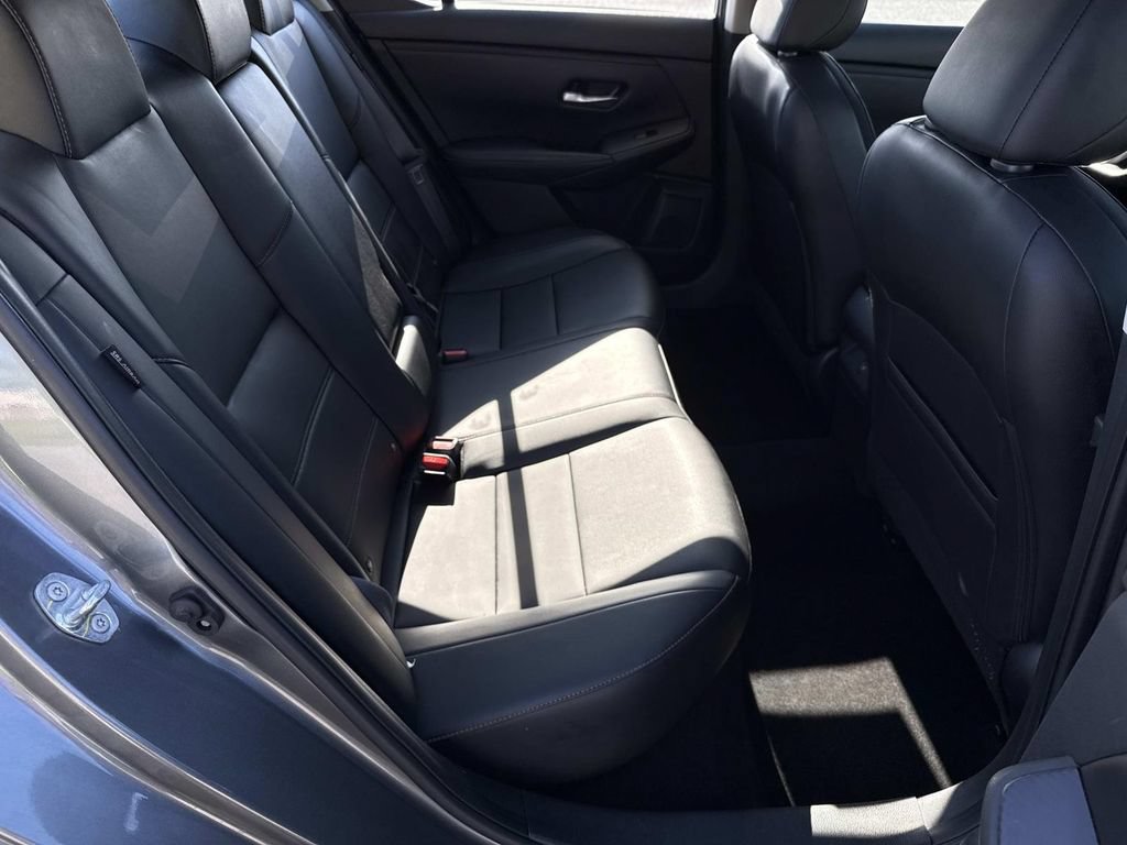 Used 2023 Nissan Sentra SR w/ SR Premium Package FWD image 21