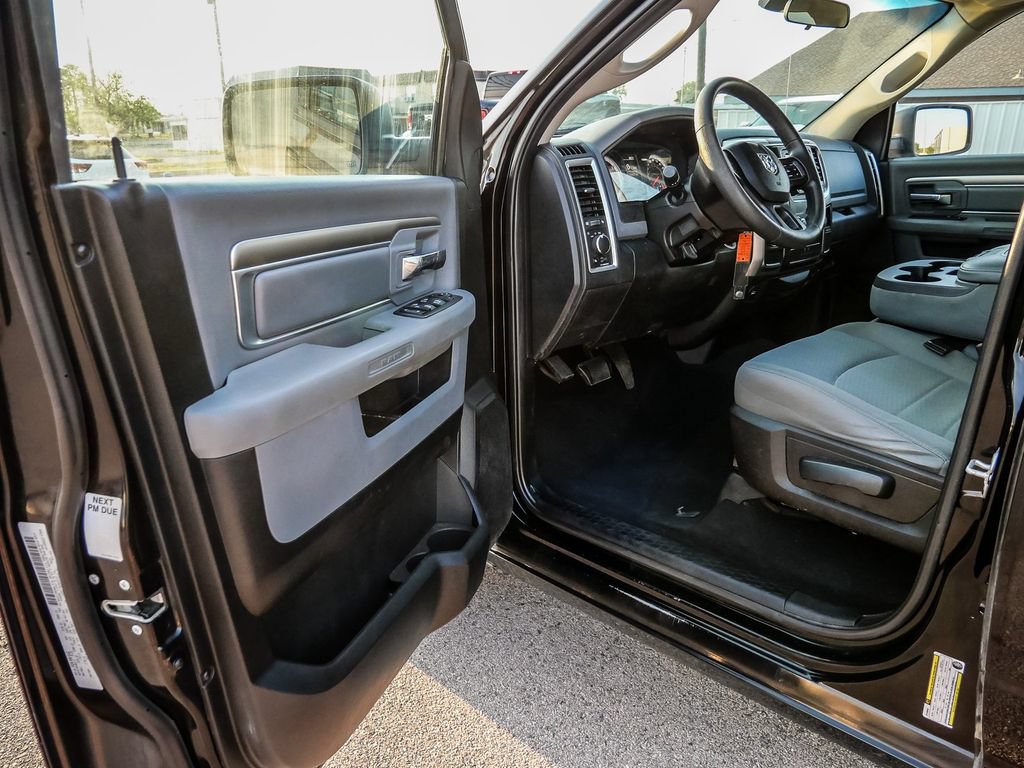 Used 2019 RAM 1500 Classic SLT RWD image 27