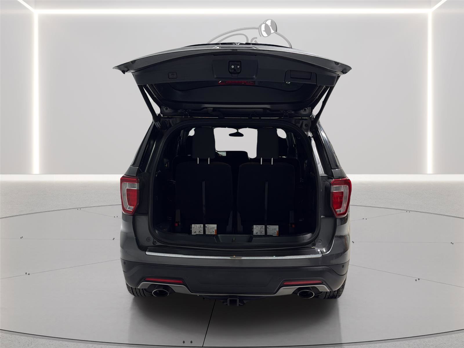 Used 2018 Ford Explorer XLT w/ Equipment Group 201A AWD/4WD image 9