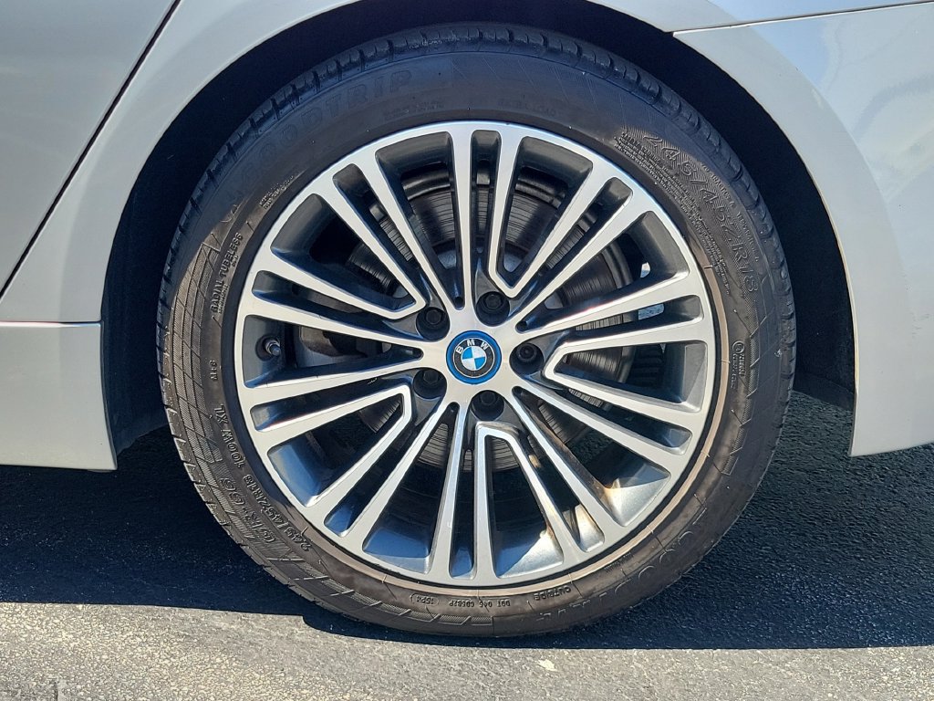 Used 2019 BMW 530e w/ Convenience Package RWD image 12