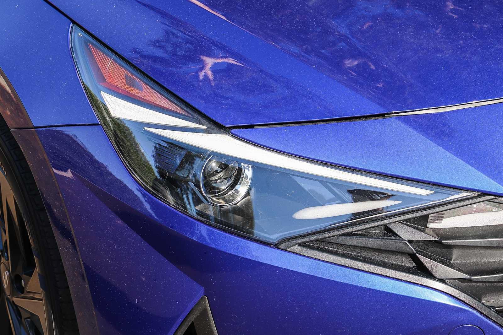 Used 2023 Hyundai Elantra Blue FWD image 4