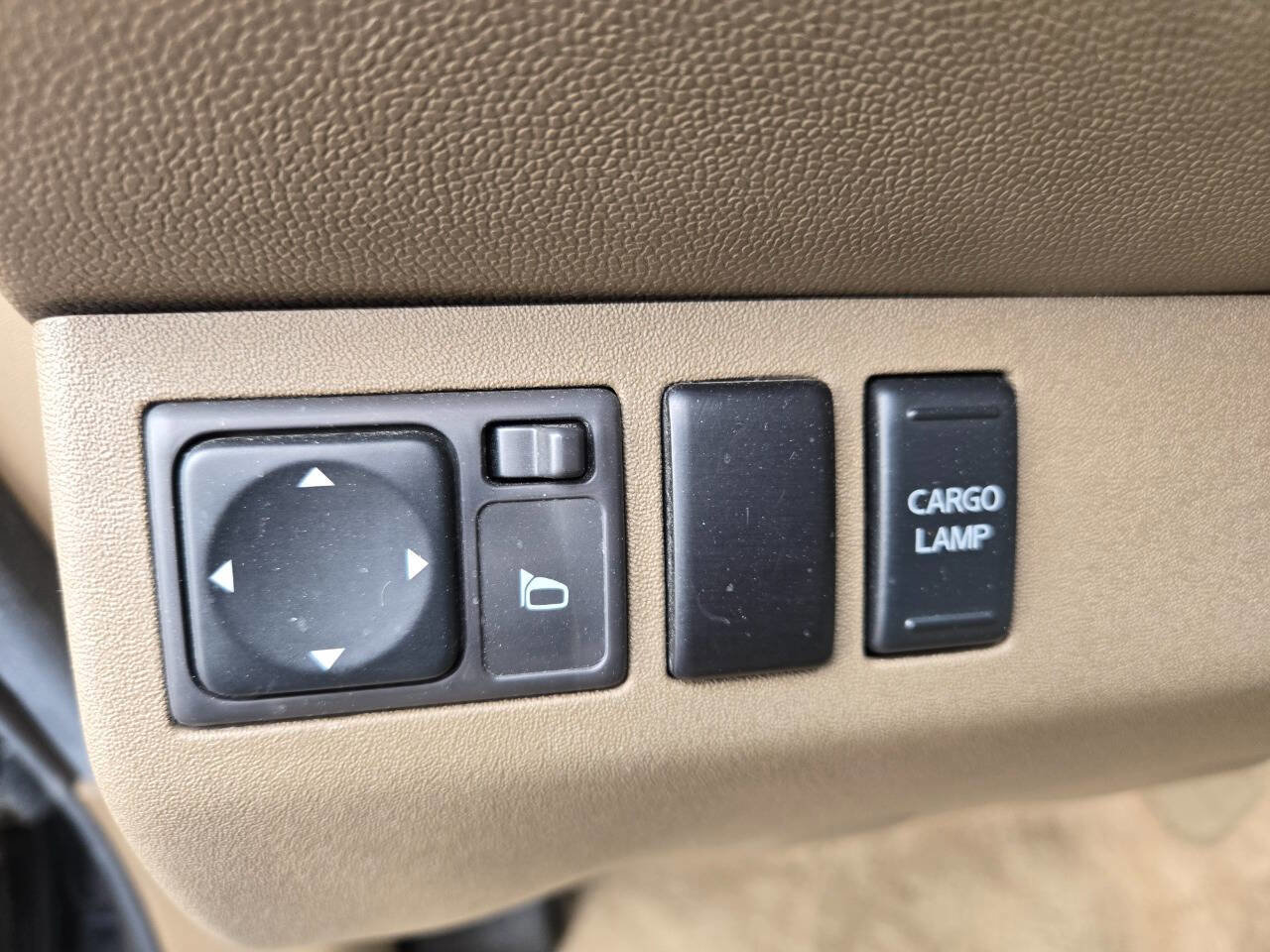 Used 2005 Nissan Frontier LE w/ (J01) Sunroof Pkg image 16