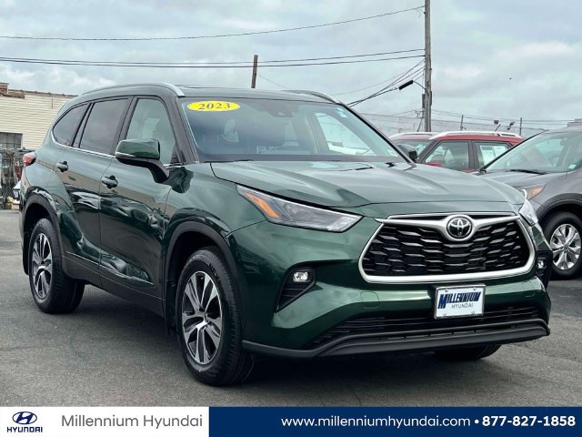 Used 2023 Toyota Highlander XLE