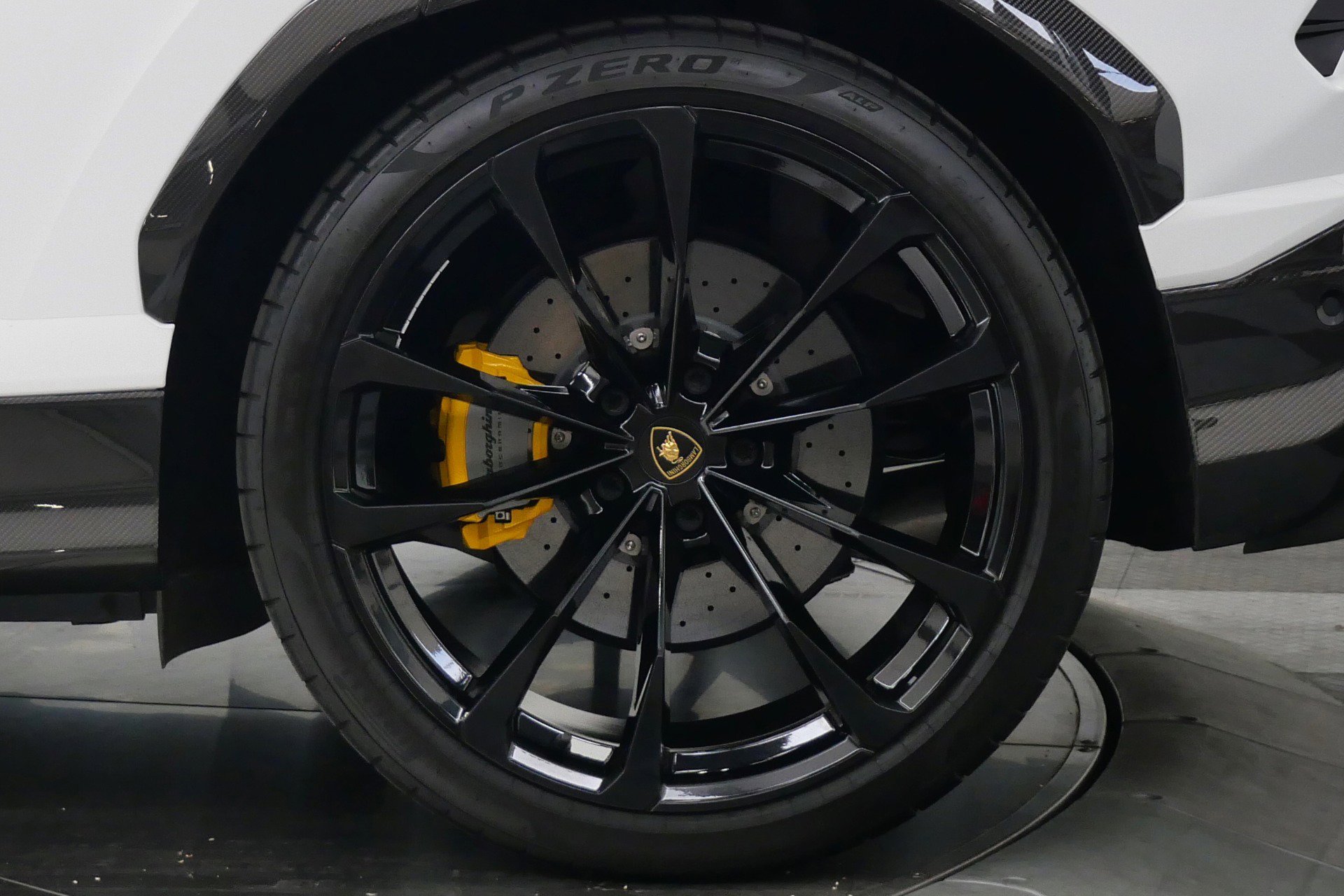 Used 2021 Lamborghini Urus AWD/4WD image 11