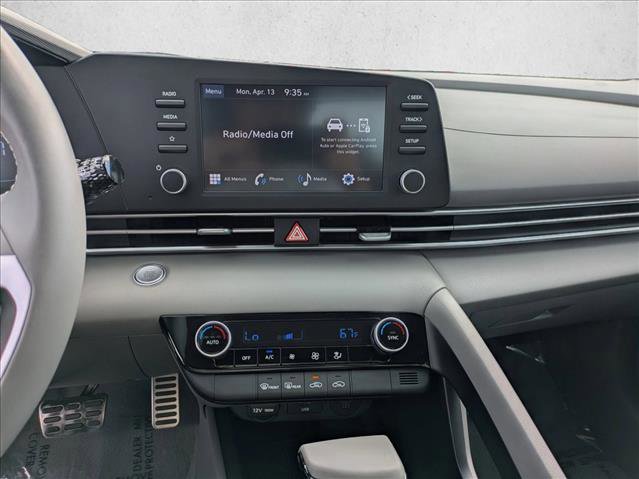 Certified 2025 Hyundai Elantra Sport image 14