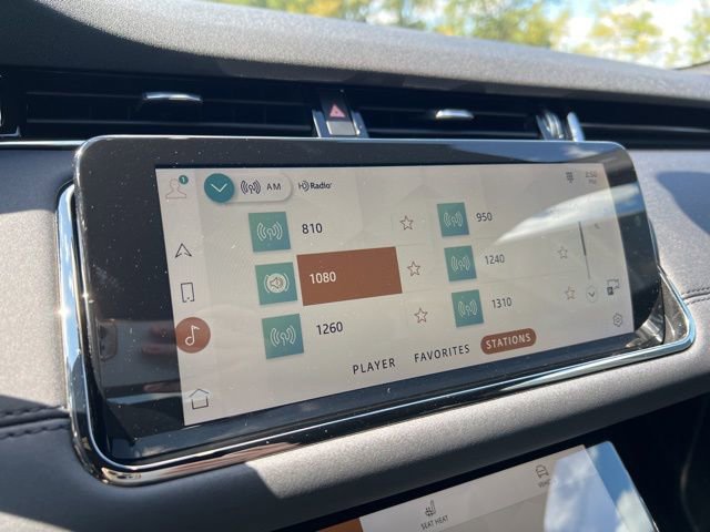 Used 2022 Land Rover Range Rover Evoque R-Dynamic SE image 28