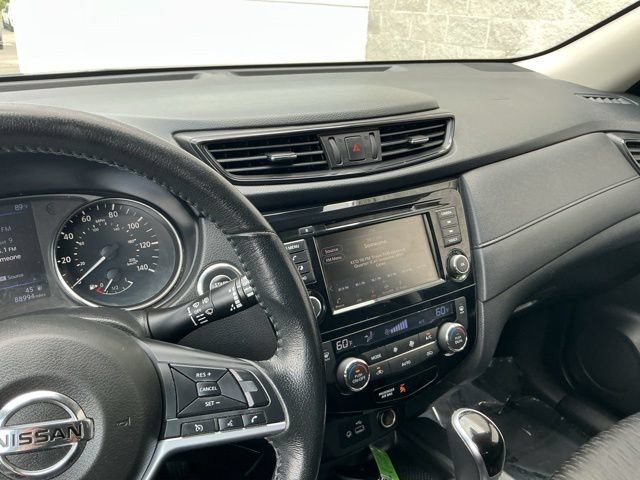 Used 2020 Nissan Rogue SV FWD image 23