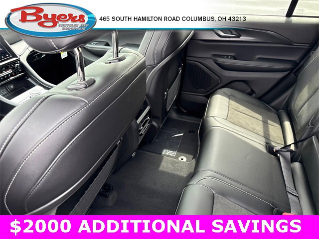 New 2025 Jeep Grand Cherokee Altitude image 30