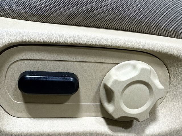 Used 2019 Ford Taurus SEL w/ Equipment Group 201A image 21