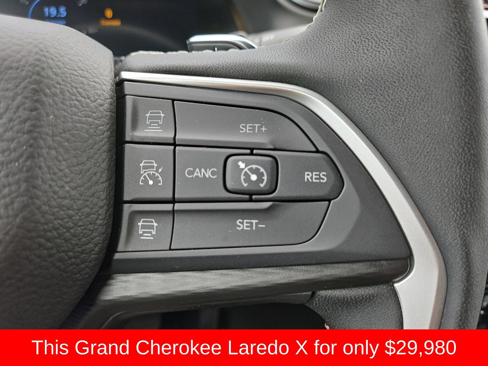 Used 2025 Jeep Grand Cherokee Laredo X w/ Luxury Tech Group I RWD image 29