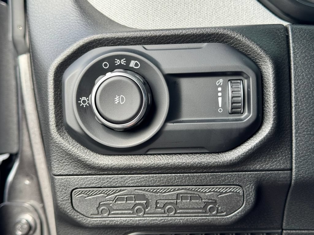 Used 2025 Jeep Wrangler Unlimited Sport AWD/4WD image 28