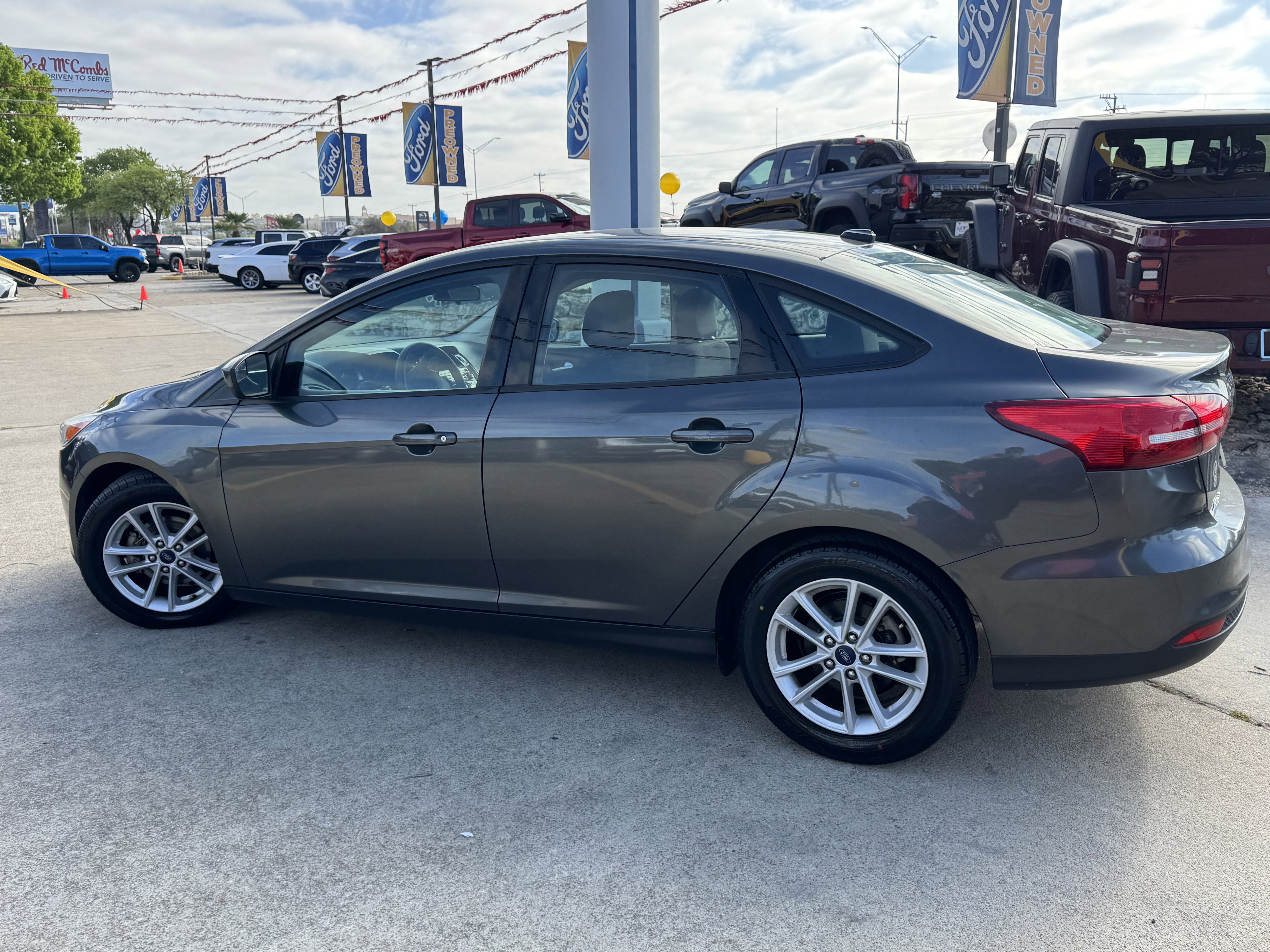 Used 2018 Ford Focus SE image 10