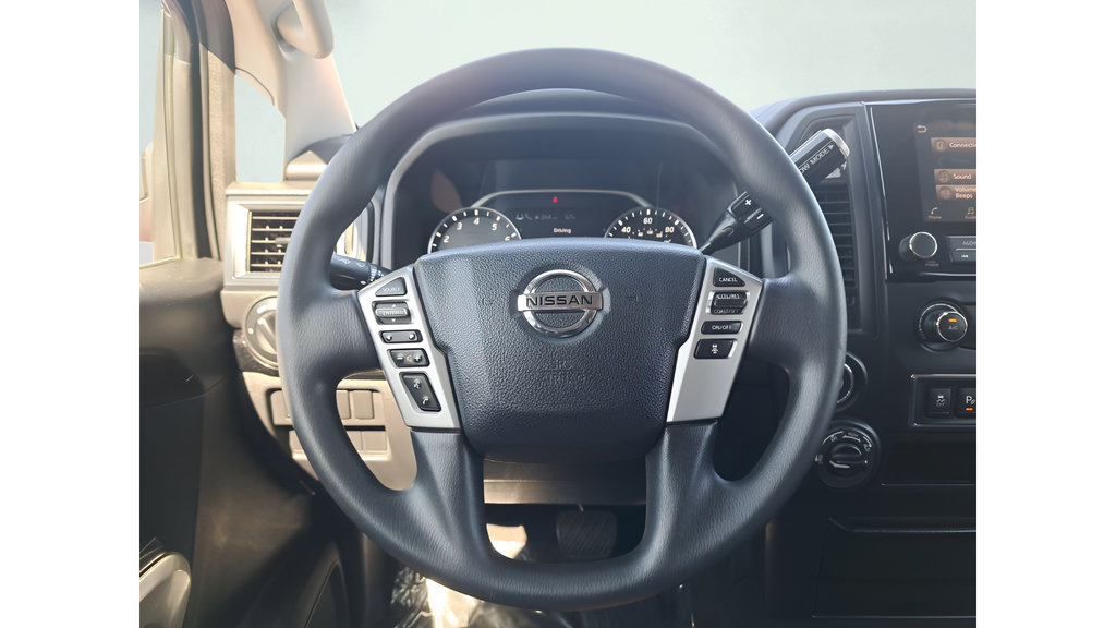 Used 2022 Nissan Titan SV AWD/4WD image 17