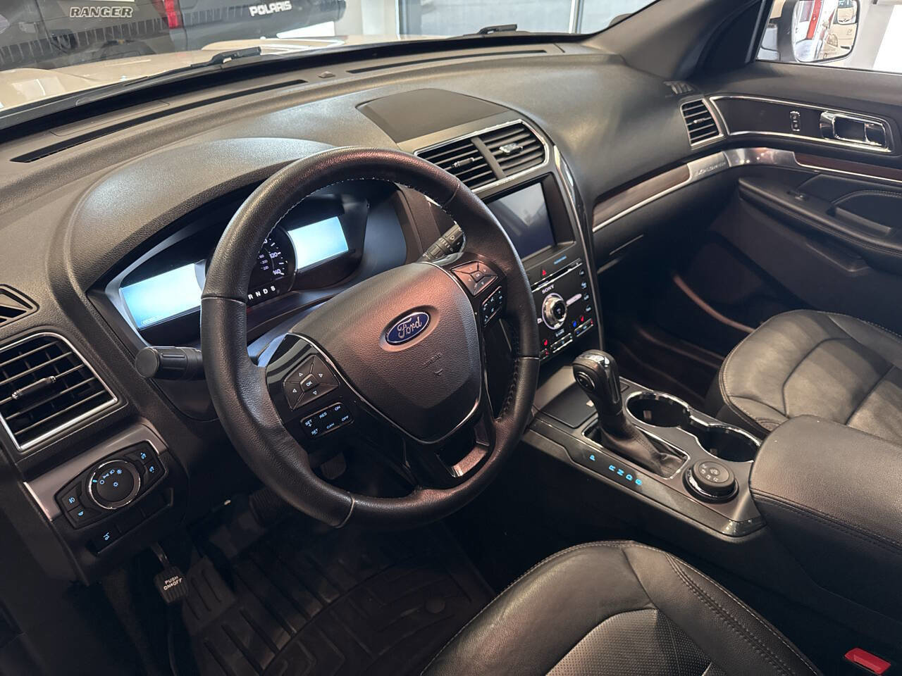 Used 2018 Ford Explorer Limited image 23