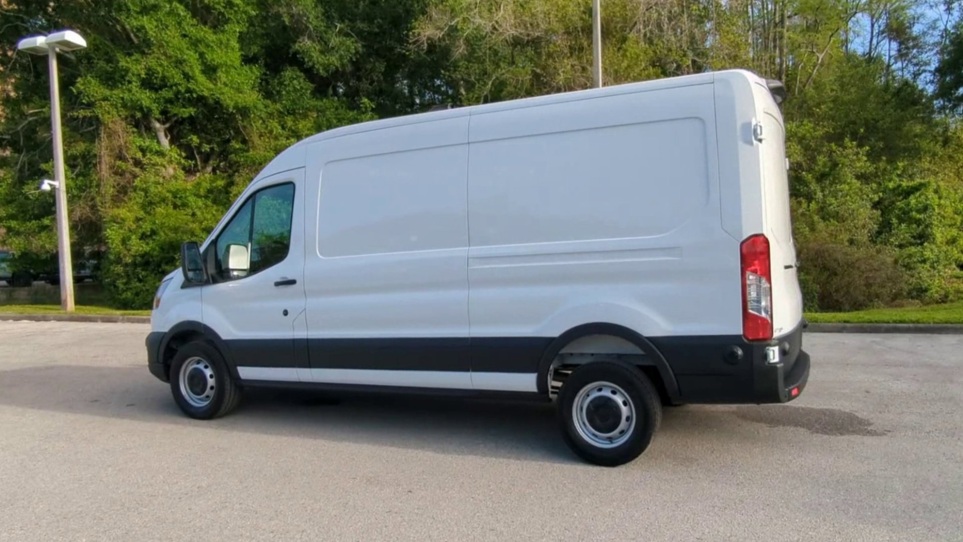 New 2026 Ford Transit 250 148 Medium Roof image 18