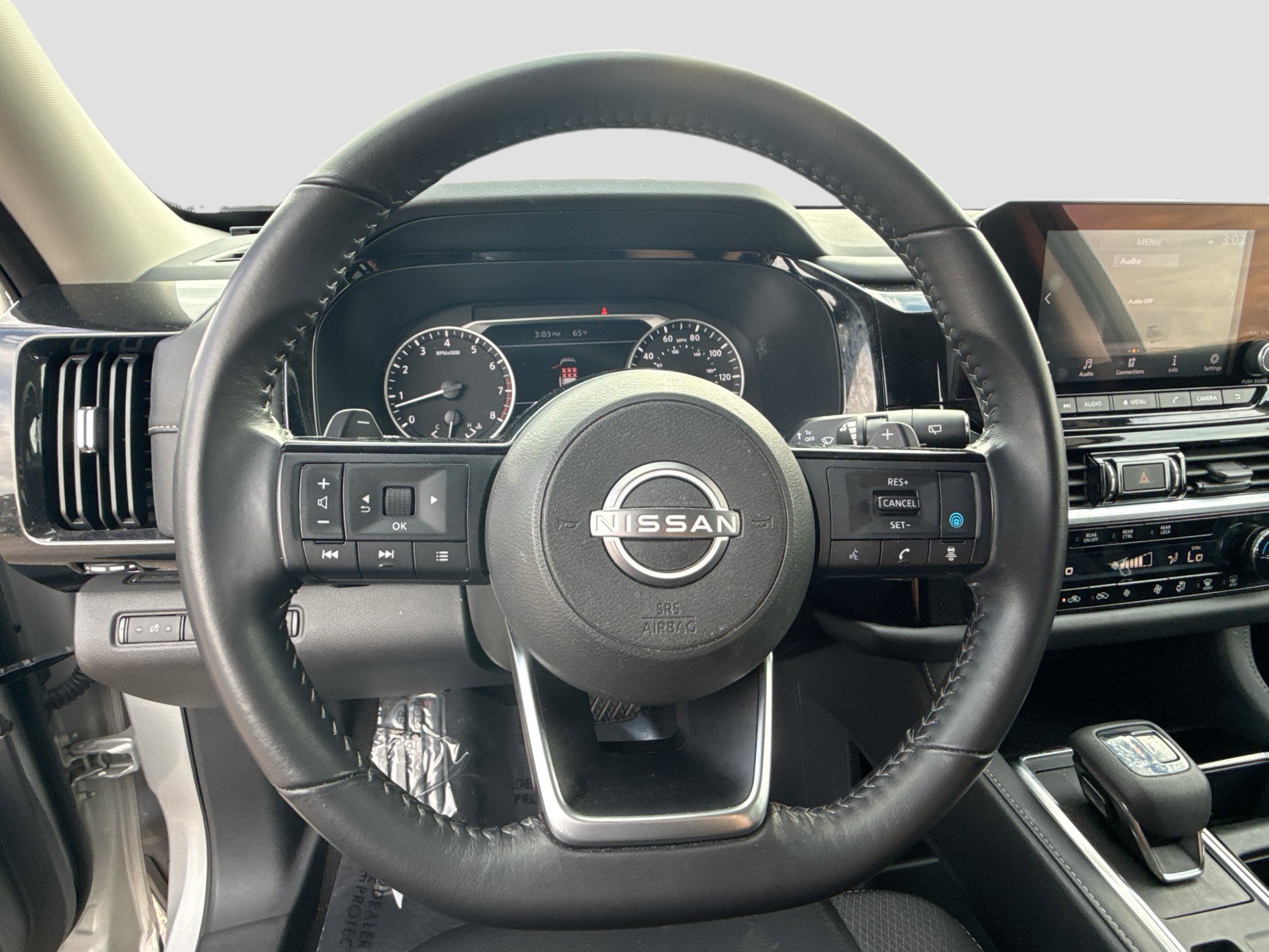 Used 2023 Nissan Pathfinder SV image 39