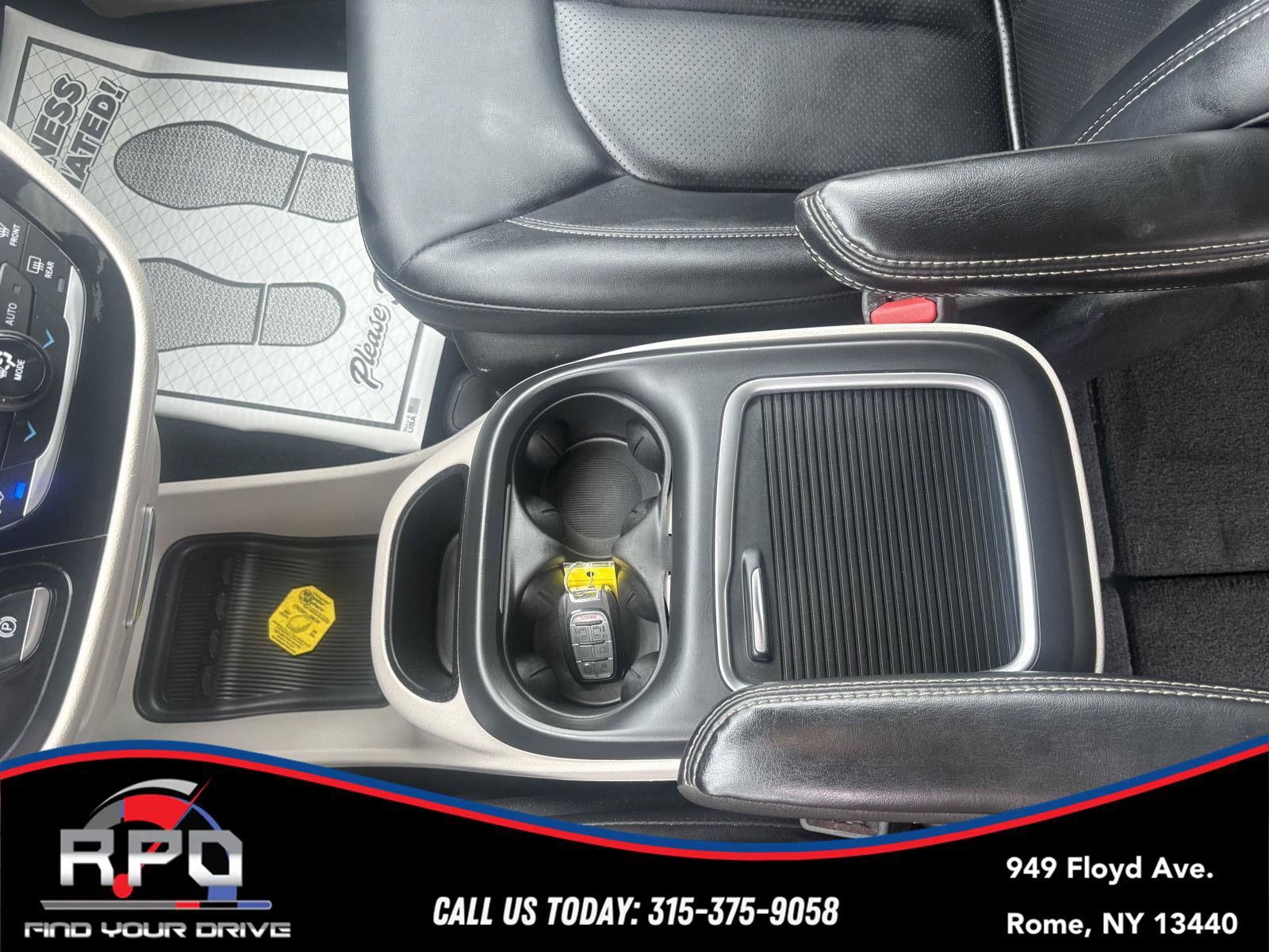 Used 2024 Chrysler Pacifica Touring-L FWD image 26