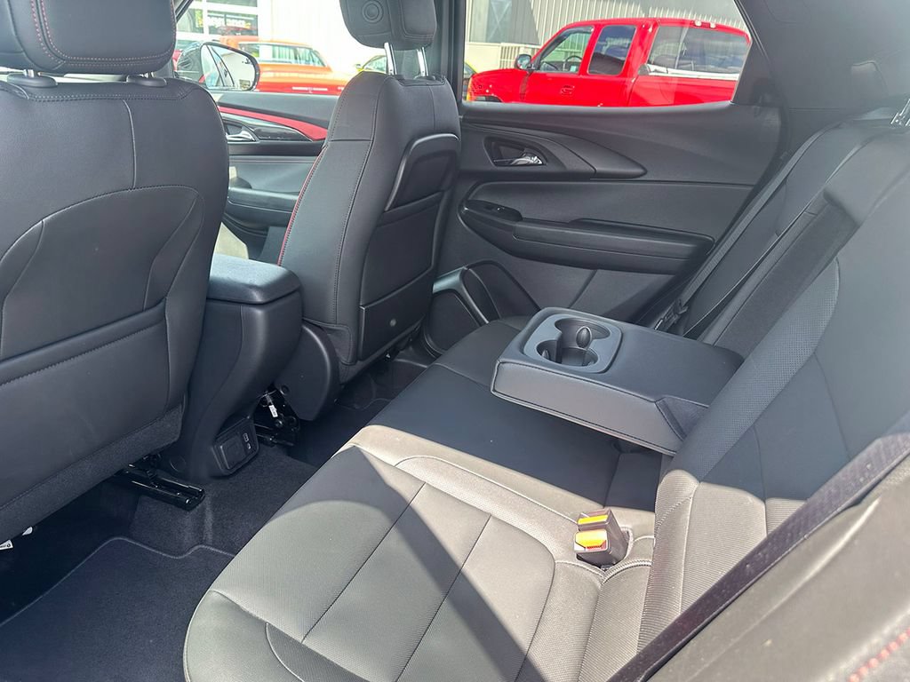 Used 2024 Chevrolet TrailBlazer RS w/ Convenience Package AWD/4WD image 23