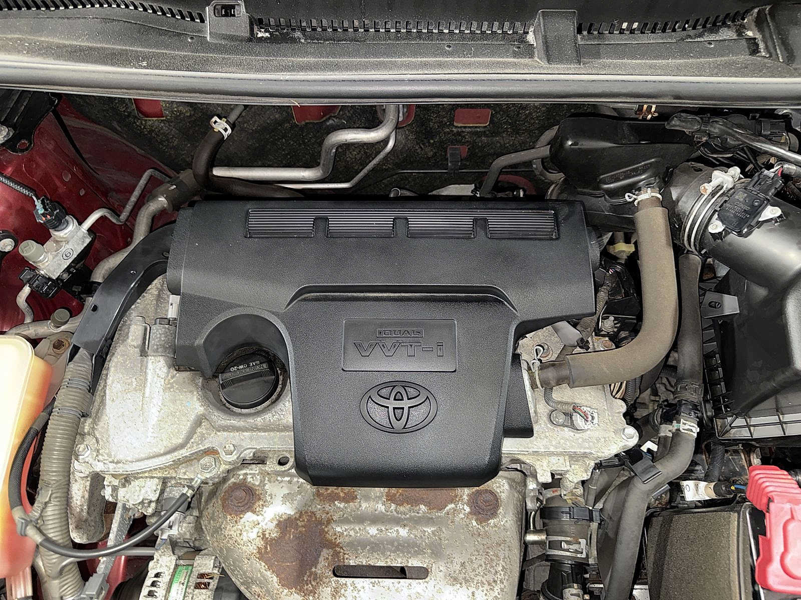 Used 2018 Toyota RAV4 XLE w/ Plus Extra Value Package AWD/4WD image 12