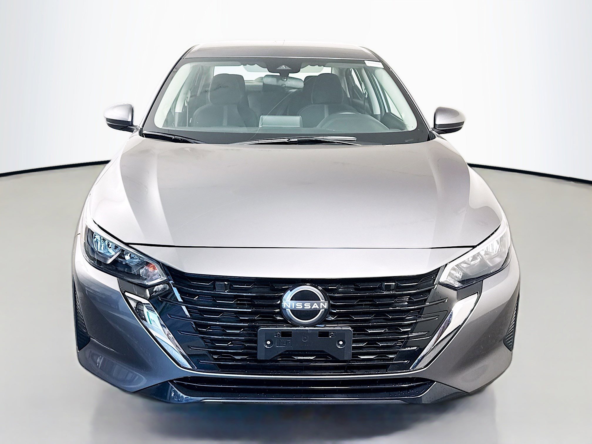 Used 2025 Nissan Sentra SV image 2