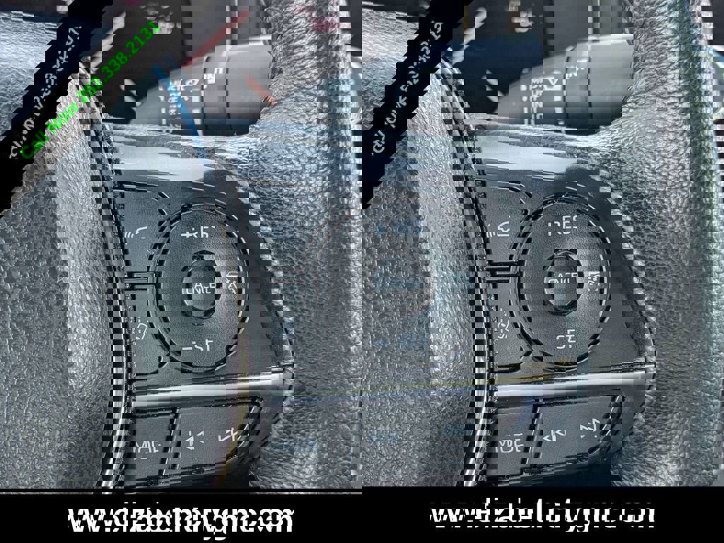 Used 2022 Toyota Avalon XLE image 24