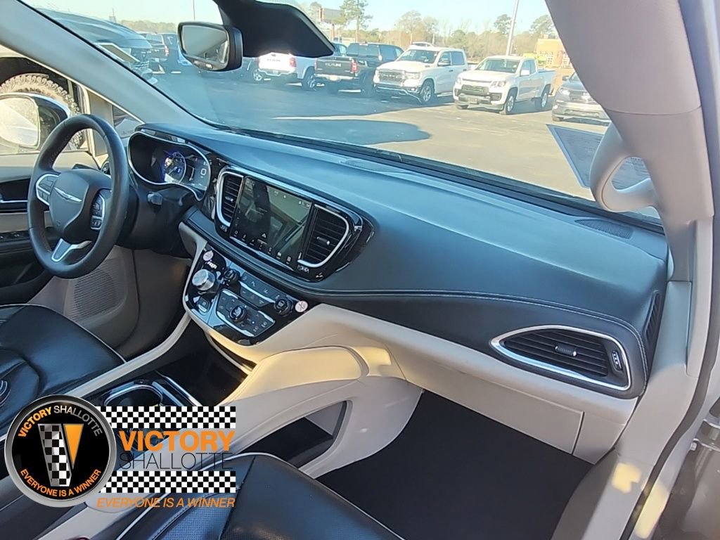 Certified 2023 Chrysler Pacifica Limited image 27