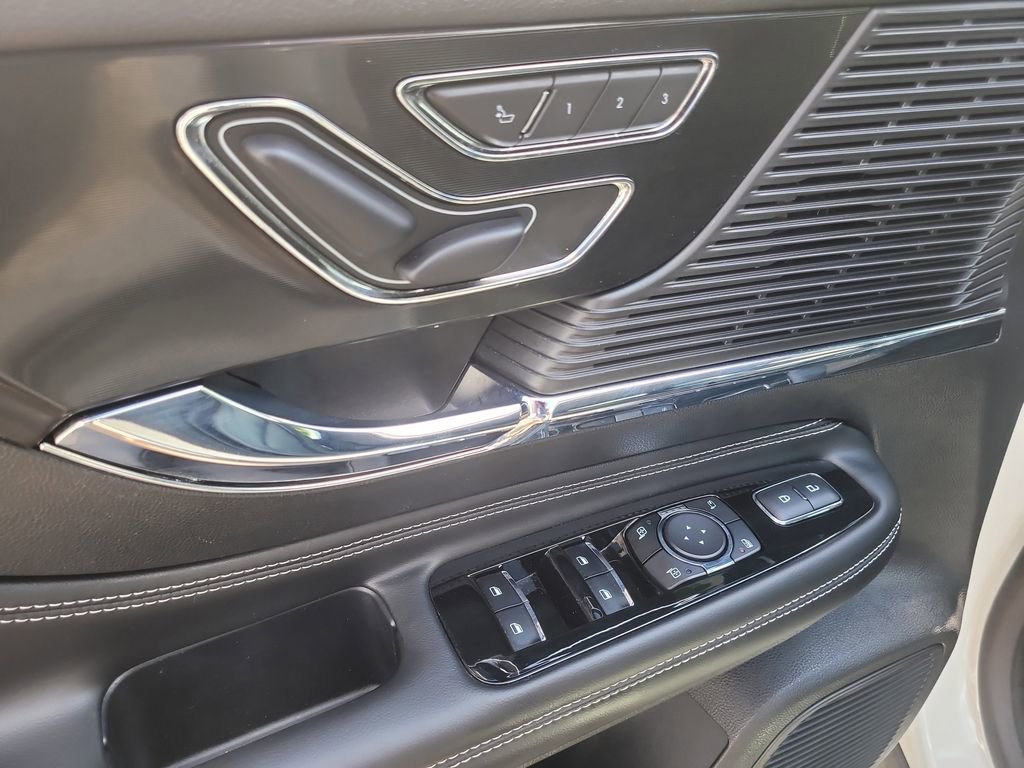 Used 2022 Lincoln Corsair AWD w/ Equipment Group 101A image 15