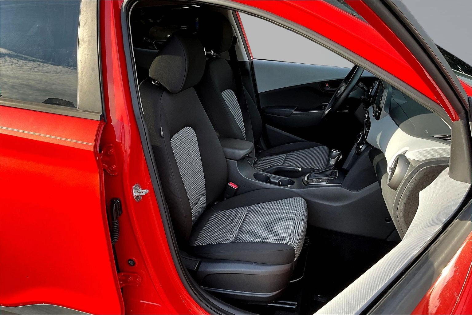 Used 2019 Hyundai Kona SEL FWD image 25