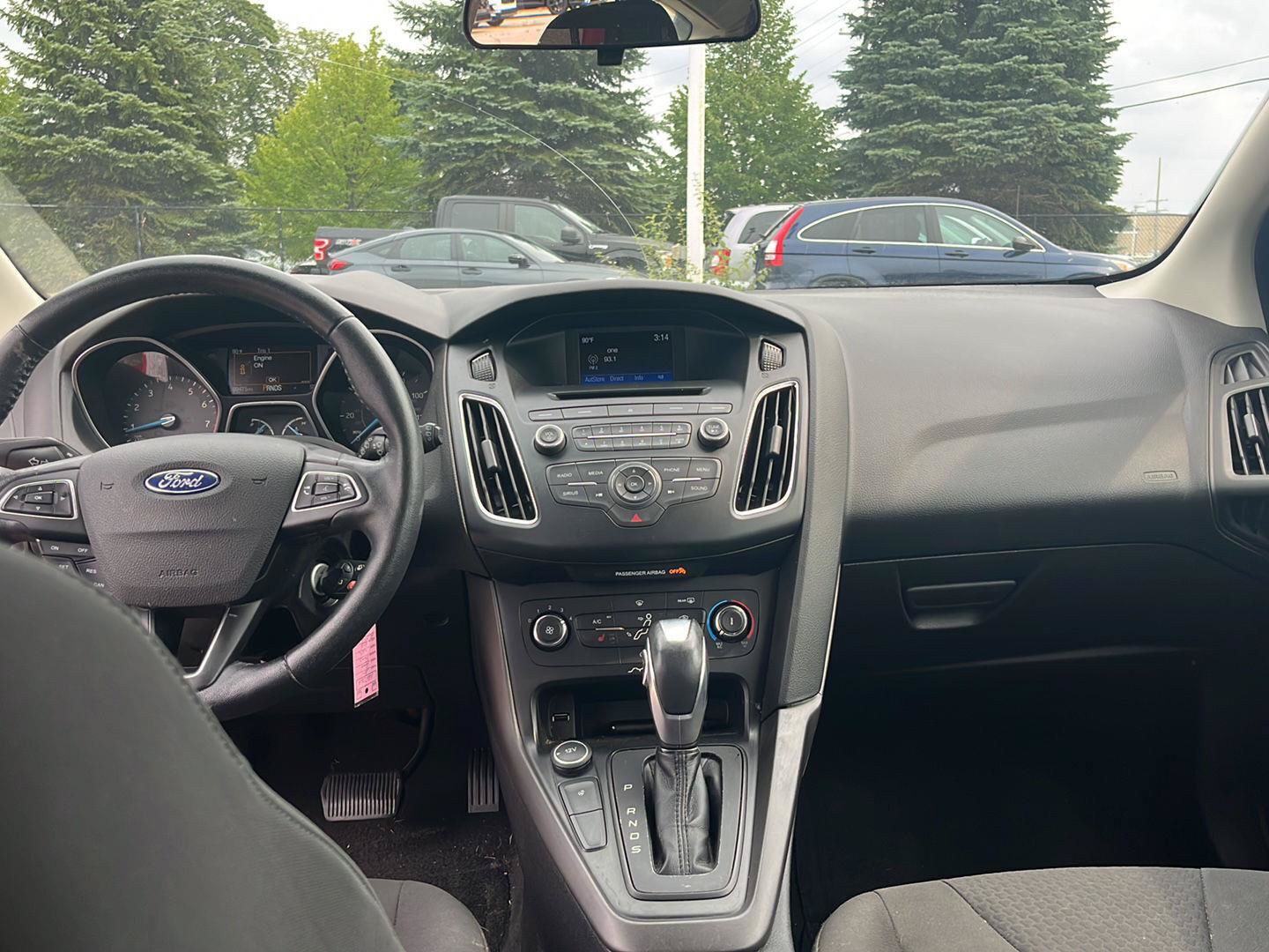 Used 2015 Ford Focus SE w/ Equipment Group 201A FWD image 30