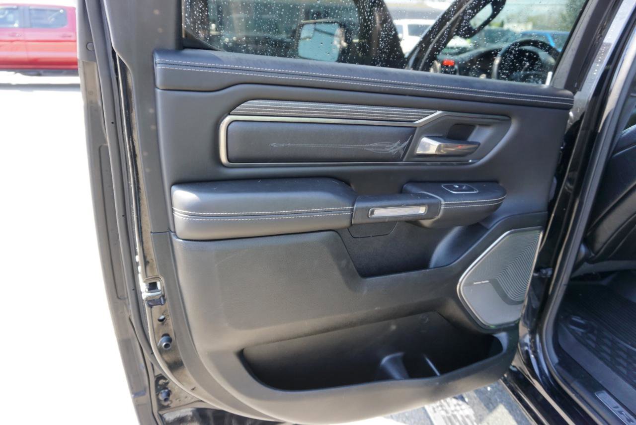 Used 2020 RAM 1500 Limited w/ Black Appearance Package AWD/4WD image 13