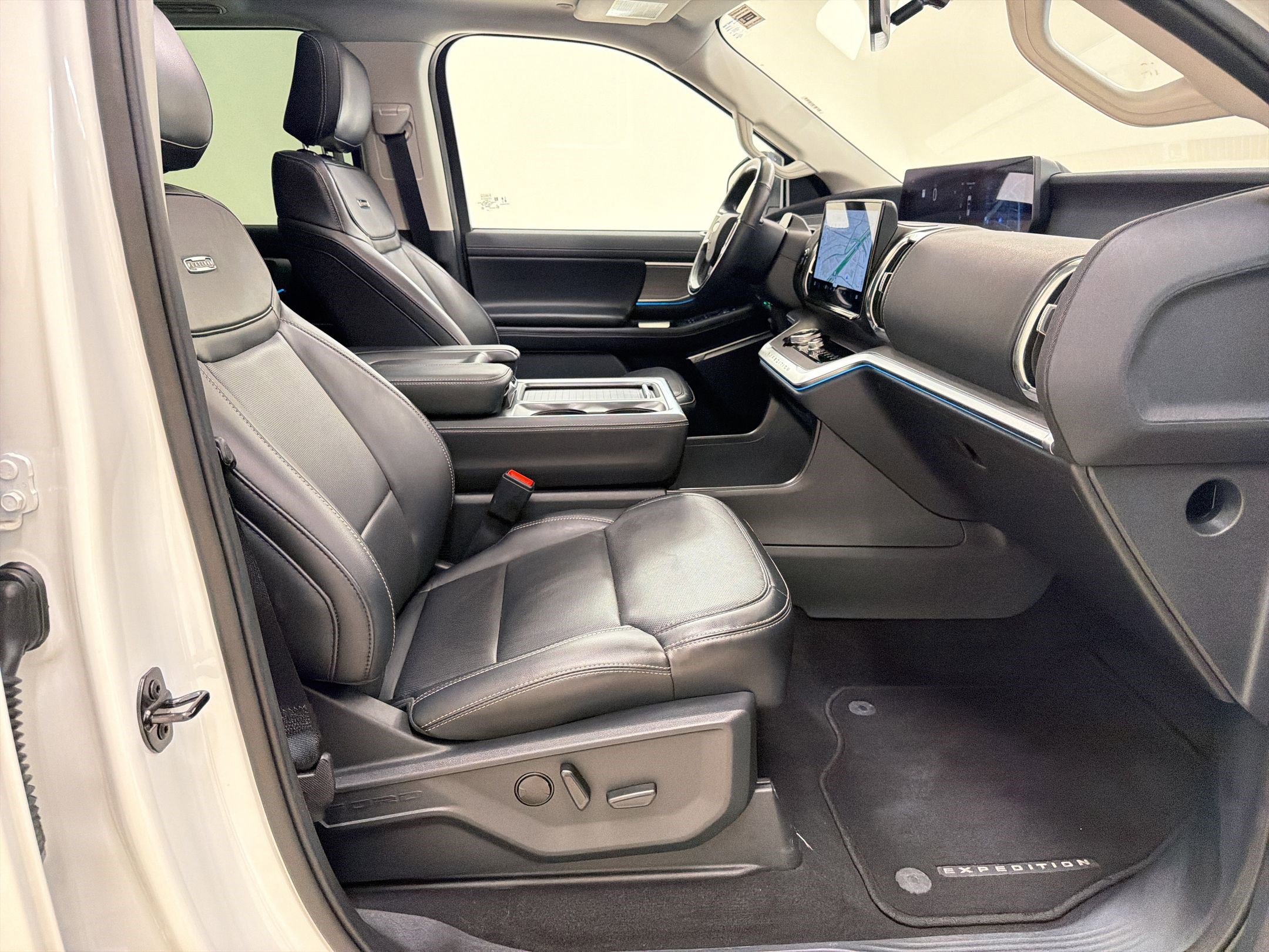 Certified 2025 Ford Expedition Max Platinum AWD/4WD image 31