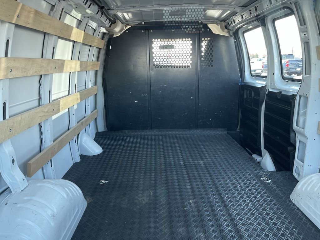 Used 2024 GMC Savana 2500 w/ Driver Convenience Package image 6