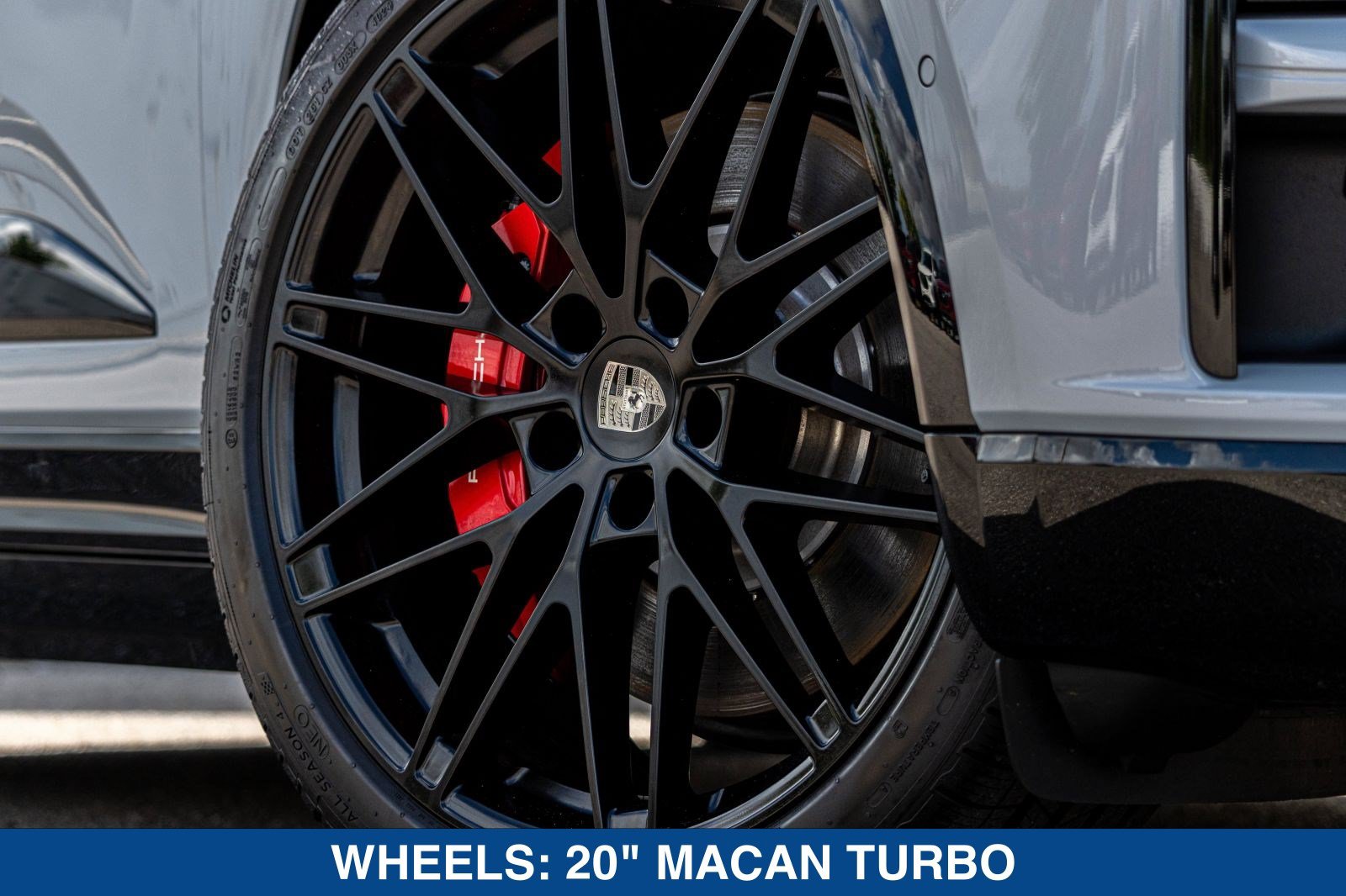 Used 2025 Porsche Macan Turbo Electric AWD/4WD image 21
