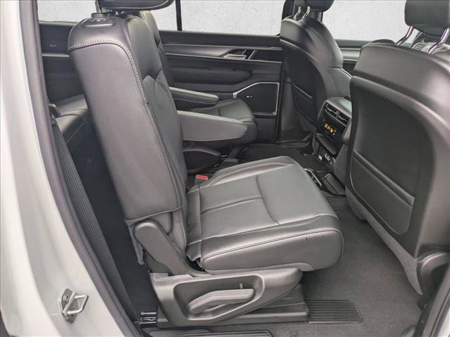 Used 2026 Jeep Grand Wagoneer 4WD image 20