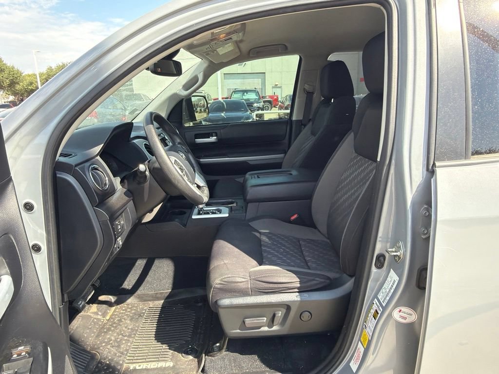 Used 2020 Toyota Tundra SR5 w/ SR5 Upgrade Package AWD/4WD image 11