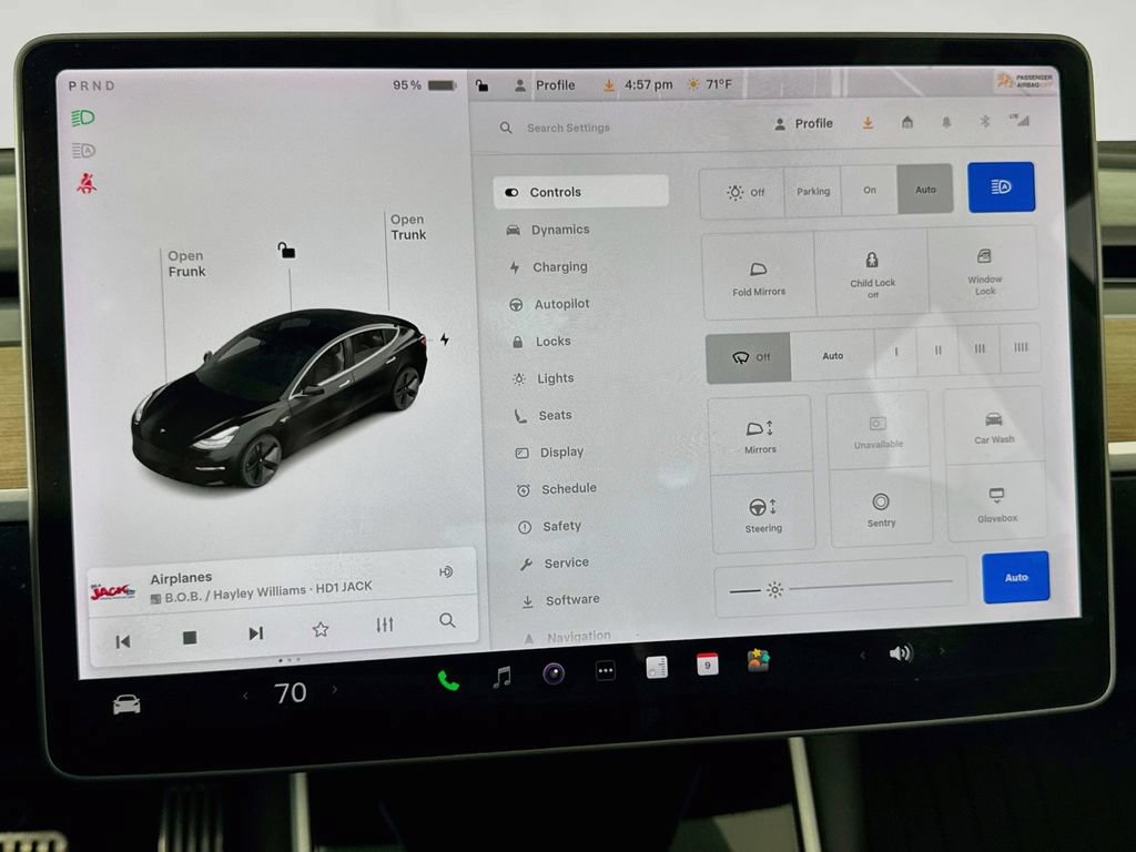 Used 2018 Tesla Model 3 Mid Range RWD image 30