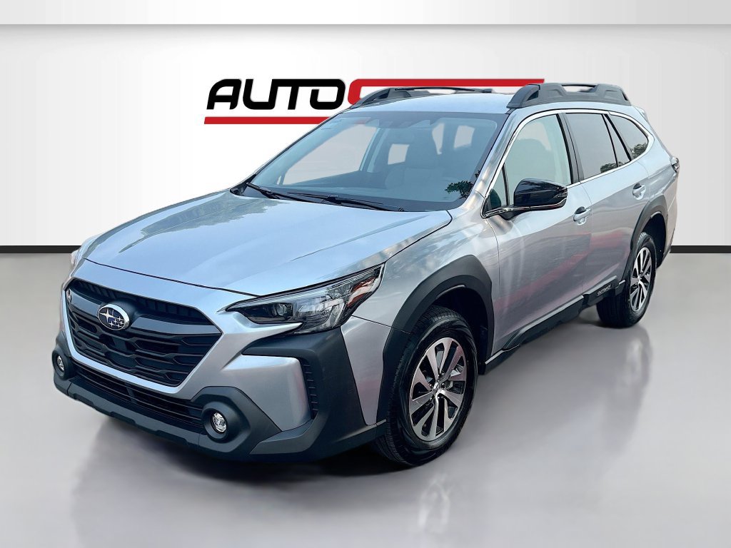 Used 2025 Subaru Outback Premium AWD/4WD image 3