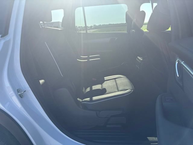 Used 2026 Buick Enclave Preferred AWD/4WD image 20