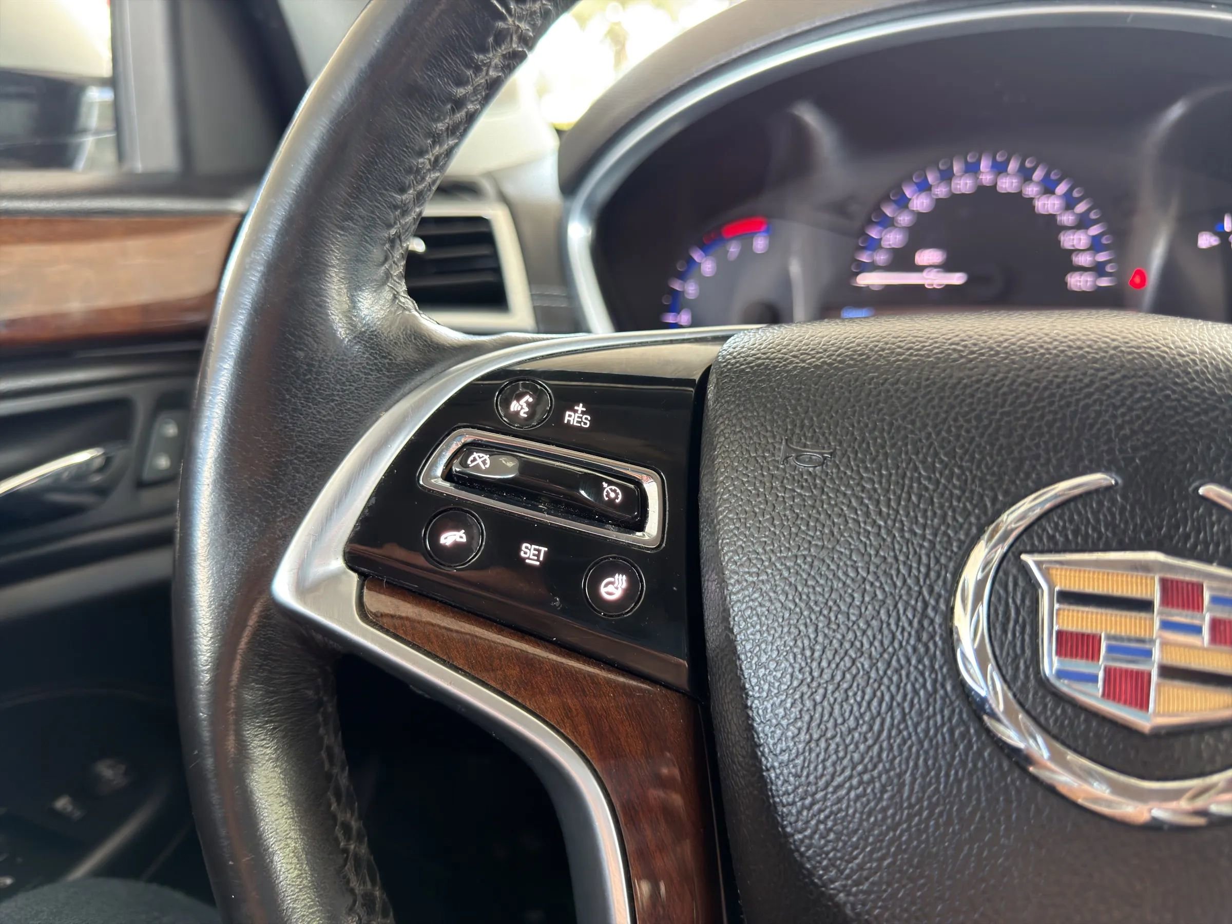 Used 2013 Cadillac SRX Luxury AWD/4WD image 29