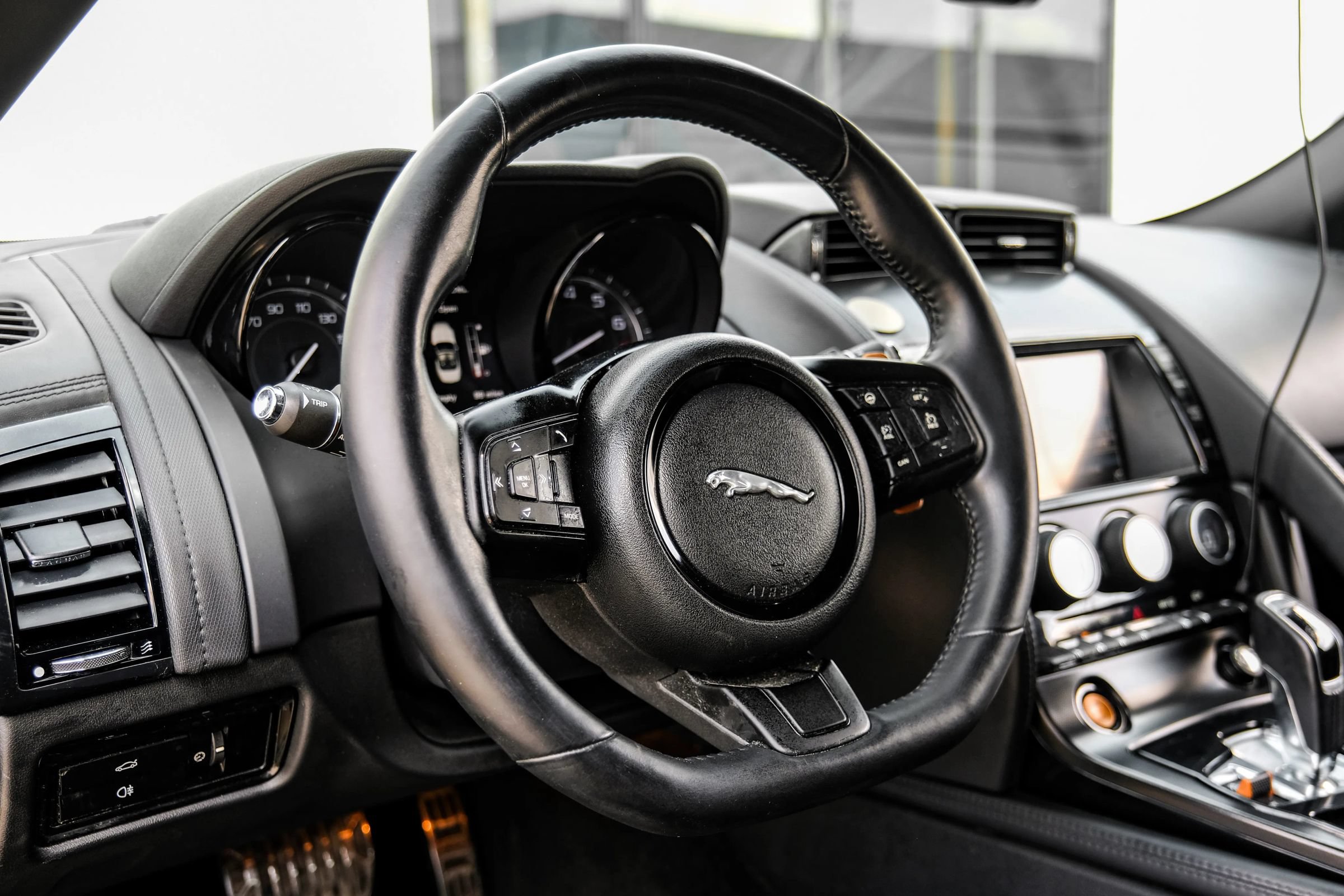 Used 2014 Jaguar F-TYPE S RWD image 19