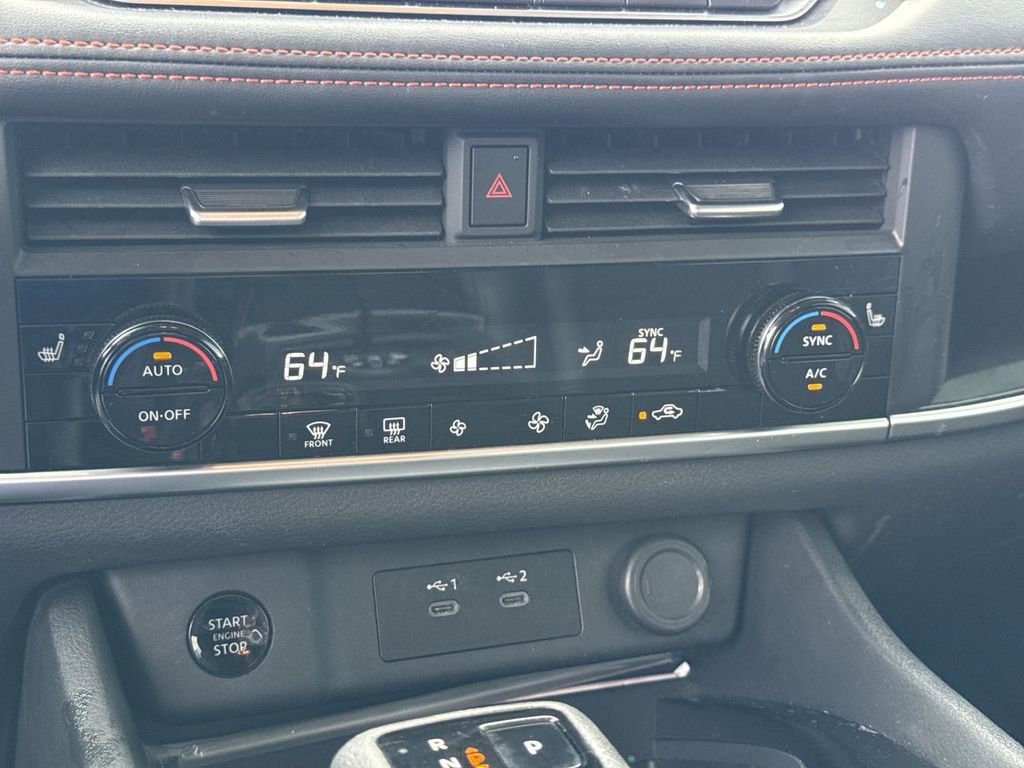 Used 2025 Nissan Rogue SV AWD/4WD image 30